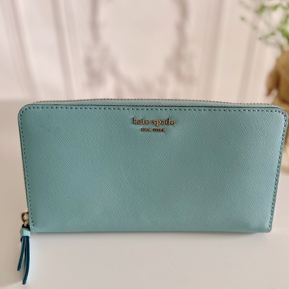 Kate Spade Schuyler Large Slim Bifold Wallet. EUC! Like new! - Picture 8 of 10